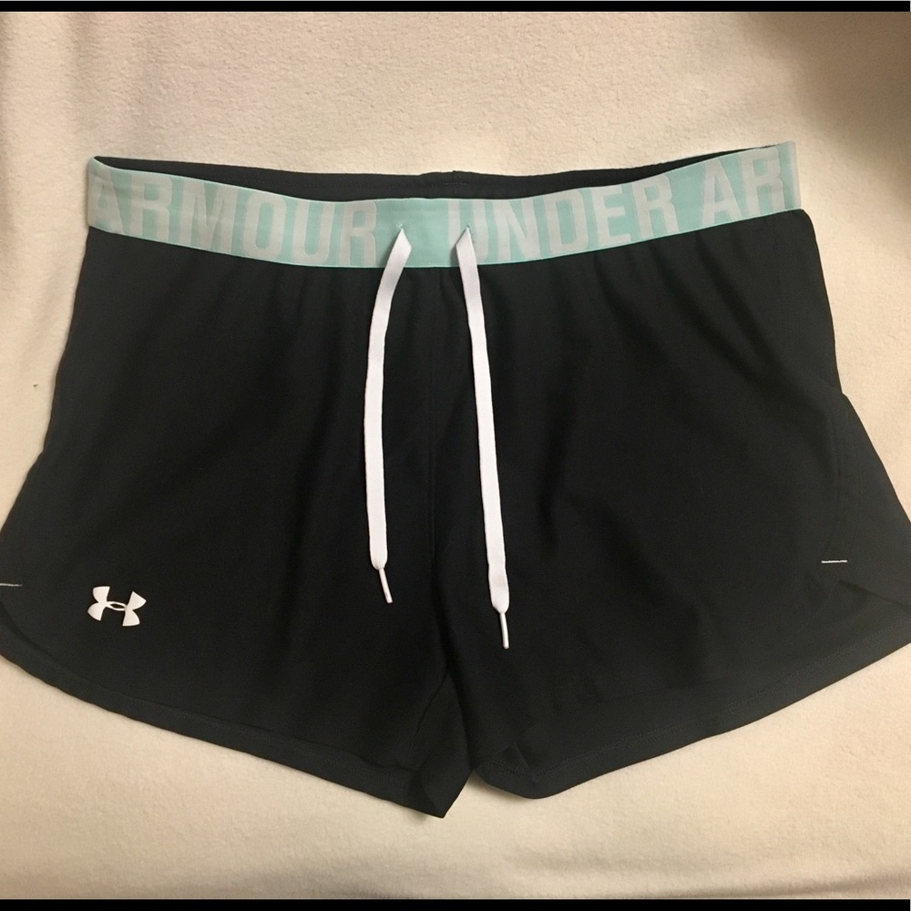 Under Armour Heat Gear Loose Fit Shorts